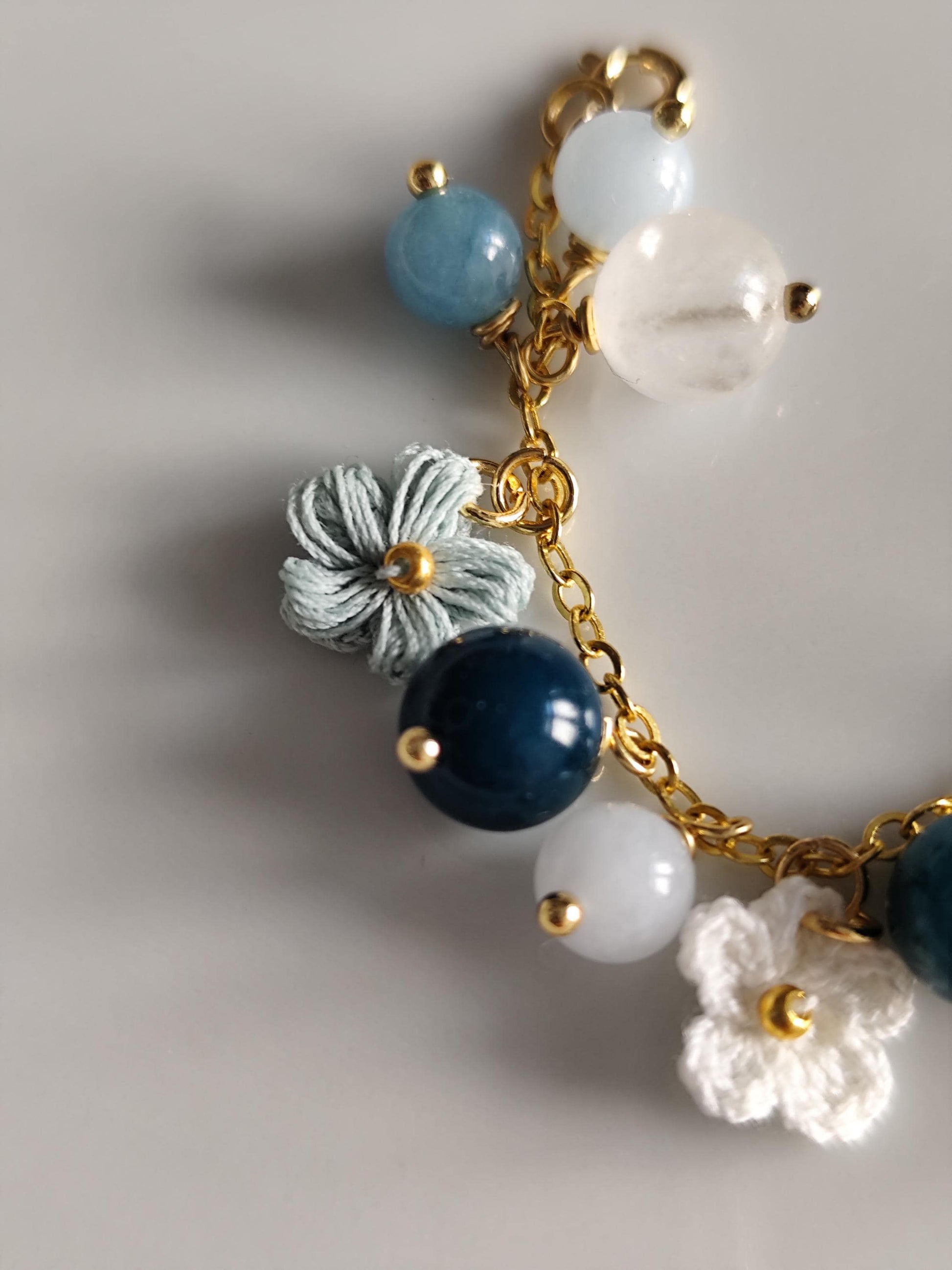 Bubble gemstone bracelet | micro crochet flowers | natural stone | elegant