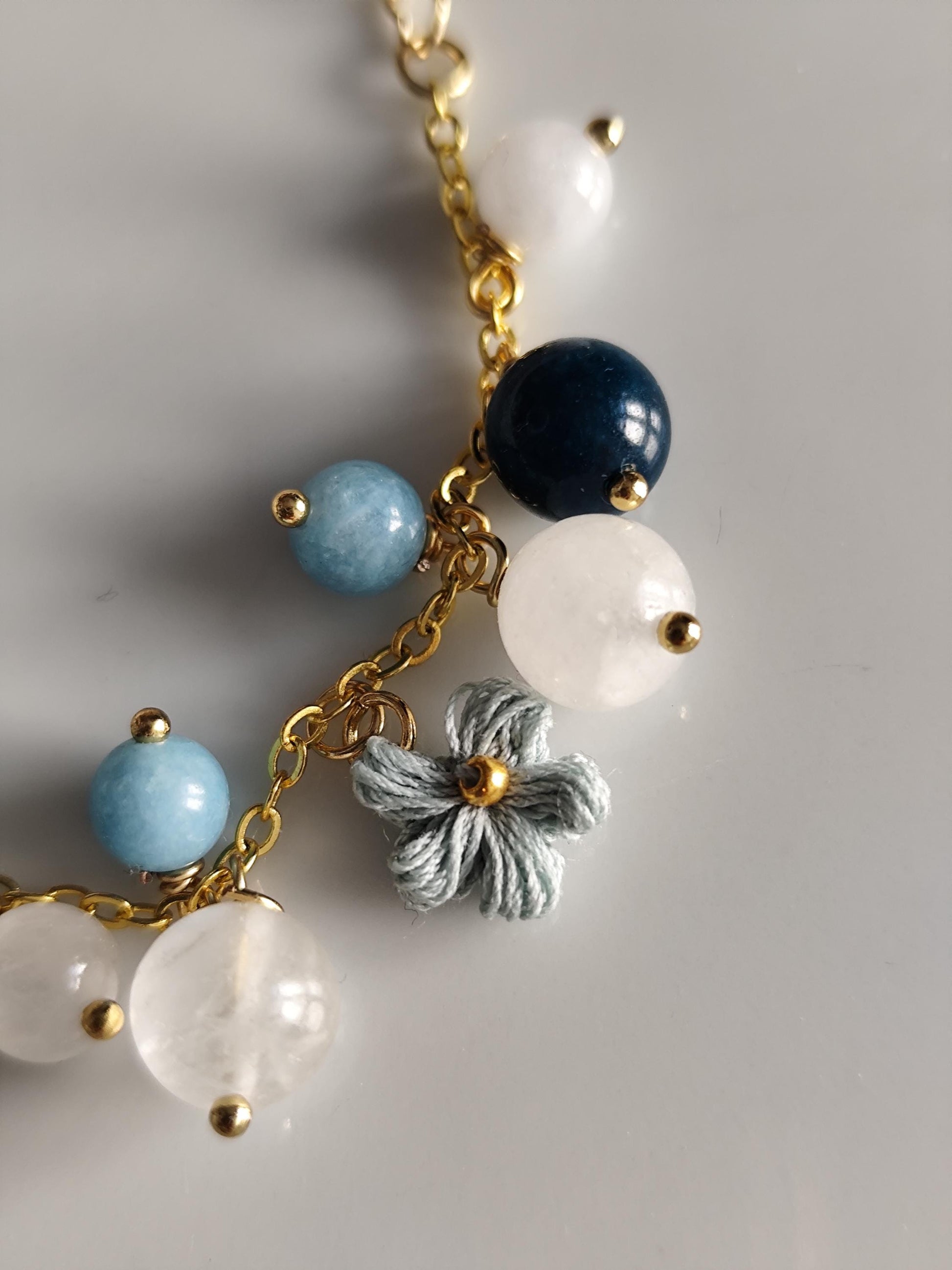 Bubble gemstone bracelet | micro crochet flowers | natural stone | elegant