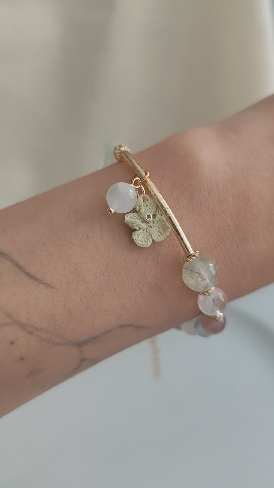Strawberry matcha latte edelsteinarmband