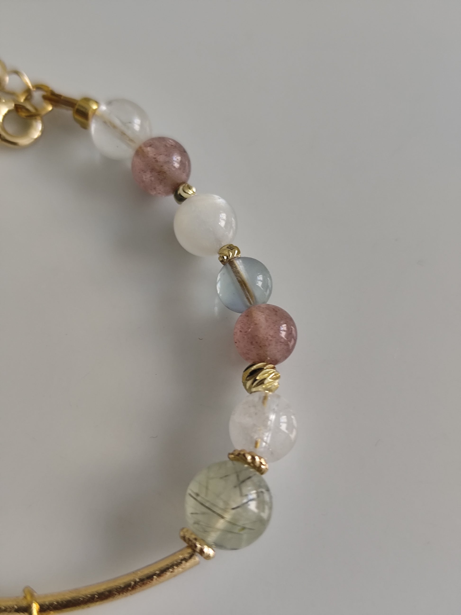 Strawberry matcha latte edelsteinarmband
