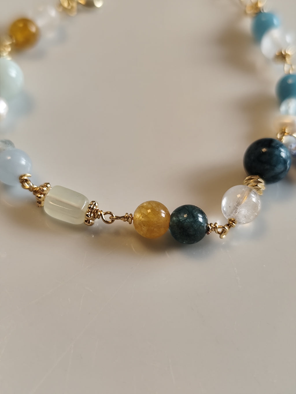One-of-a-kind edelsteinarmband mit gehäkelte Blume - blau