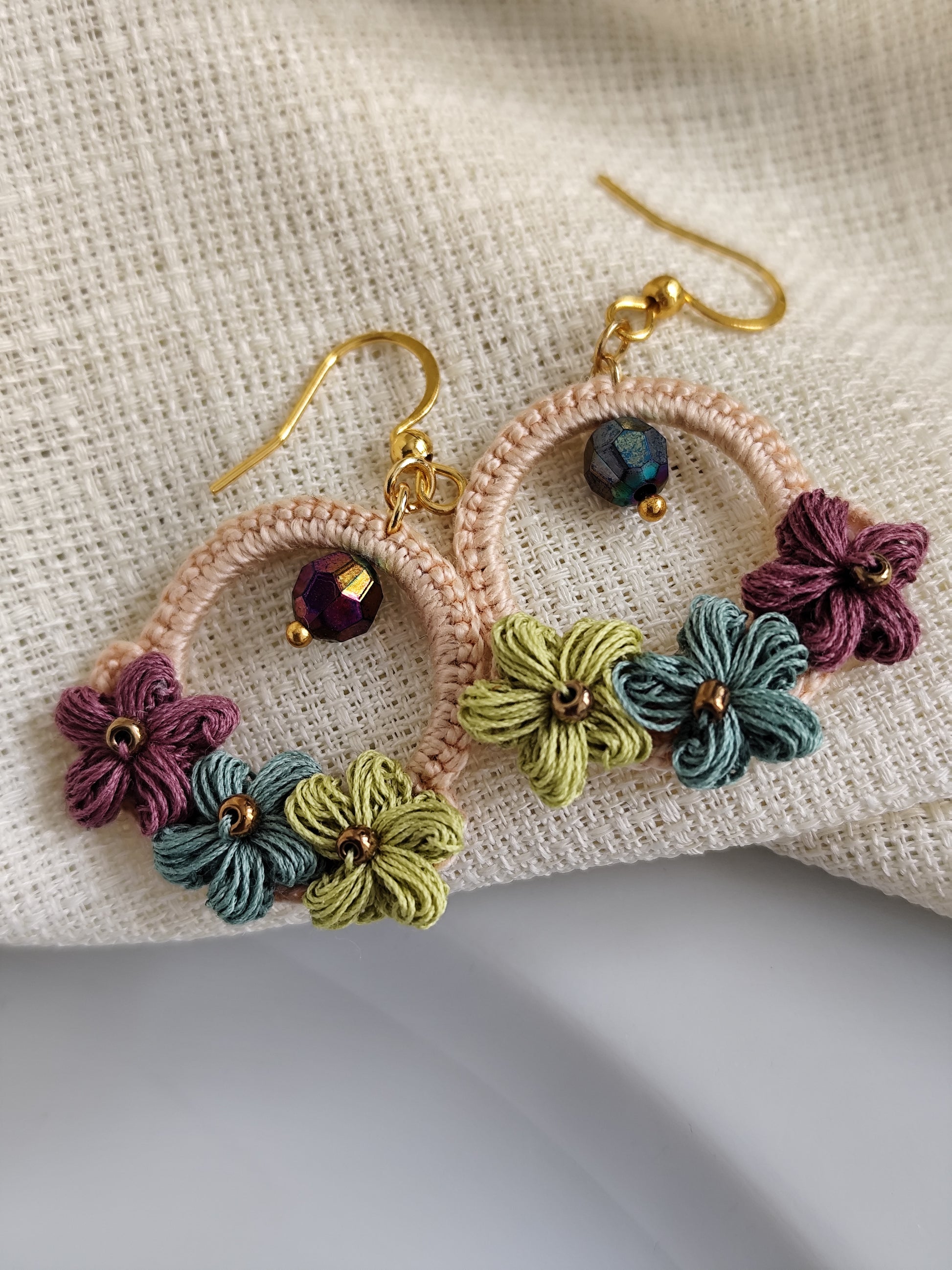 Boho puff flowers earrings