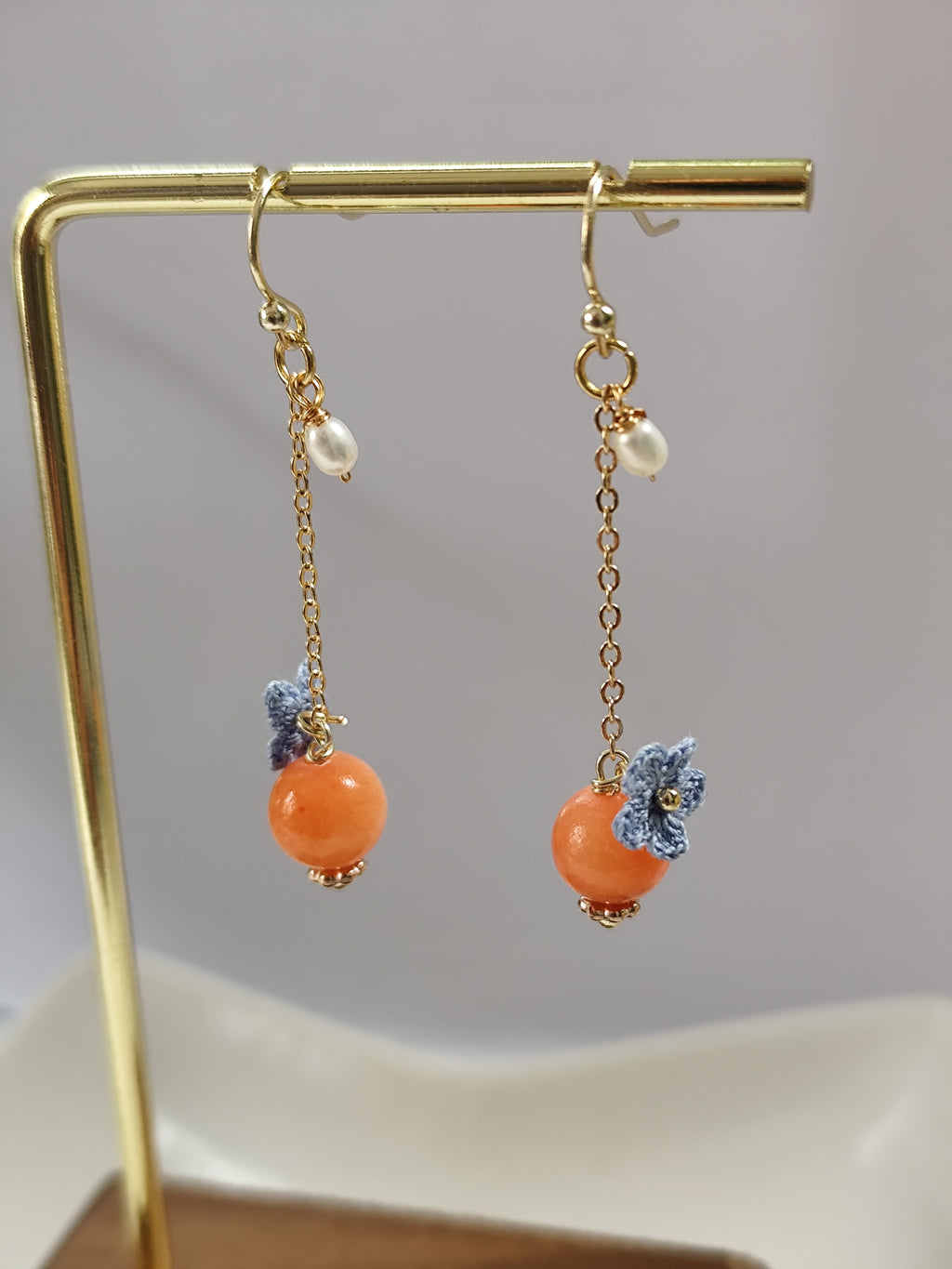 Jade gemstone and freshwater pearl earrings with crocheted flowers