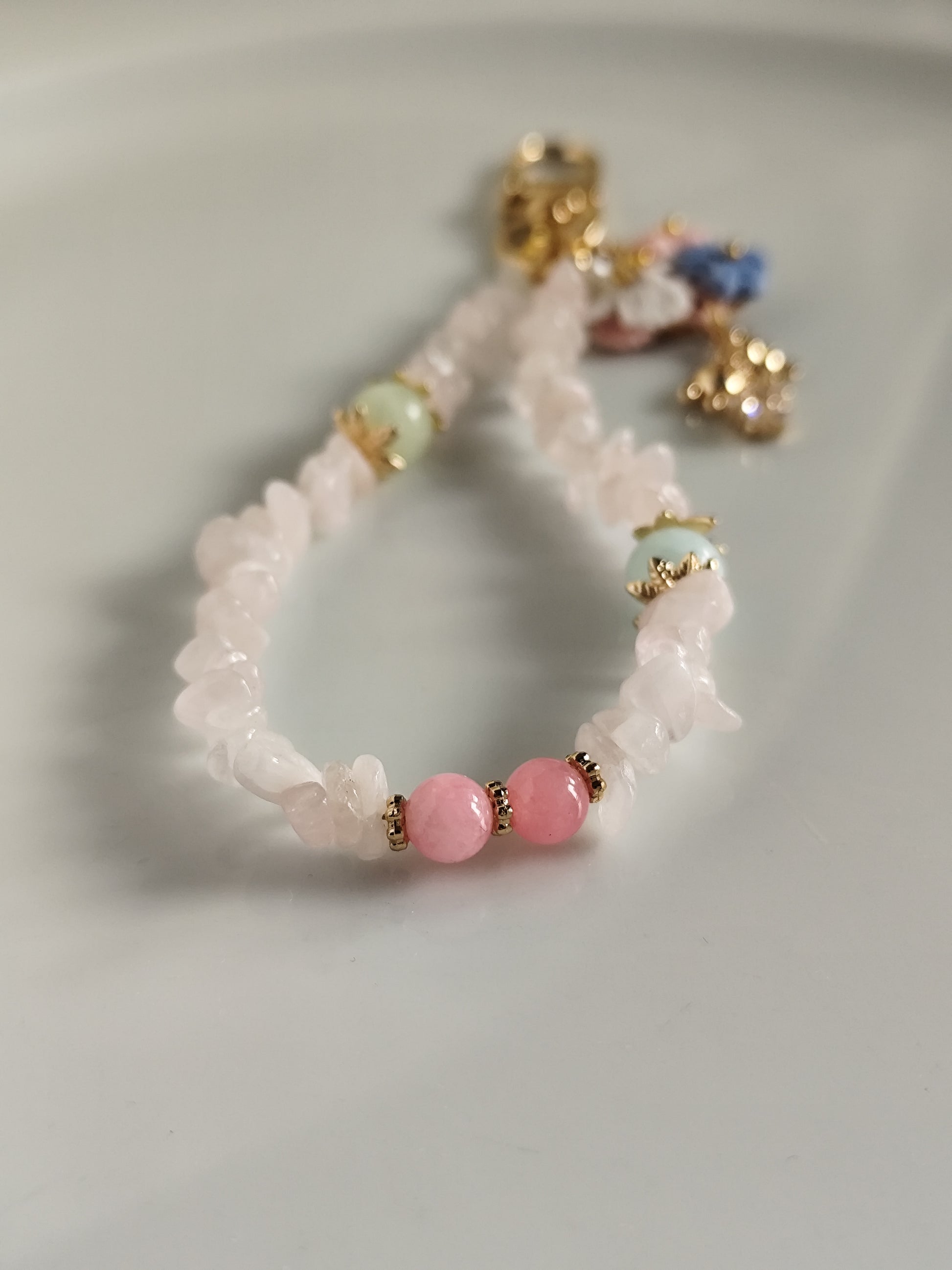 Süße gehäkelt Blumen und vergoldet Bär keychain