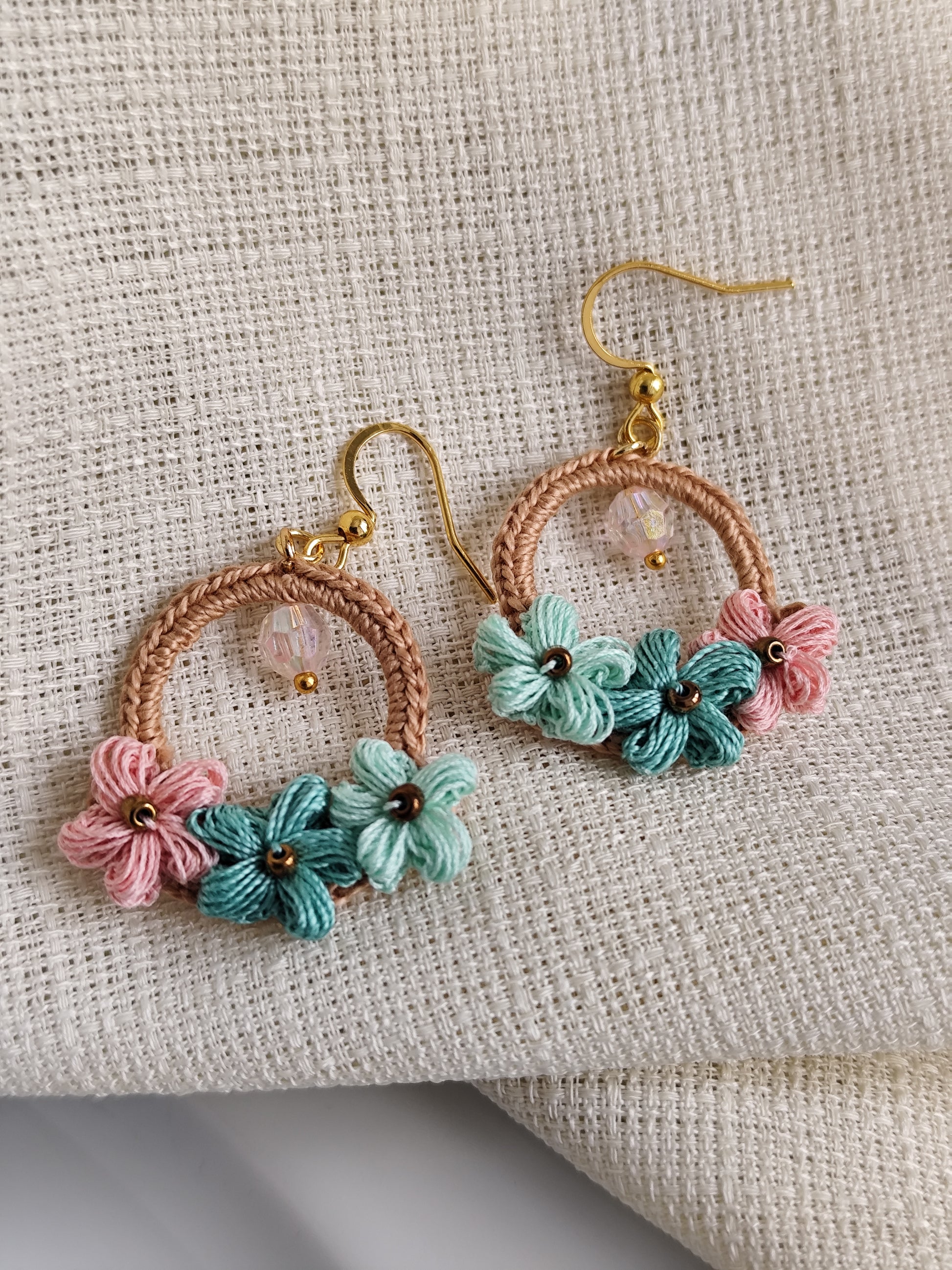 Boho puff flowers earrings