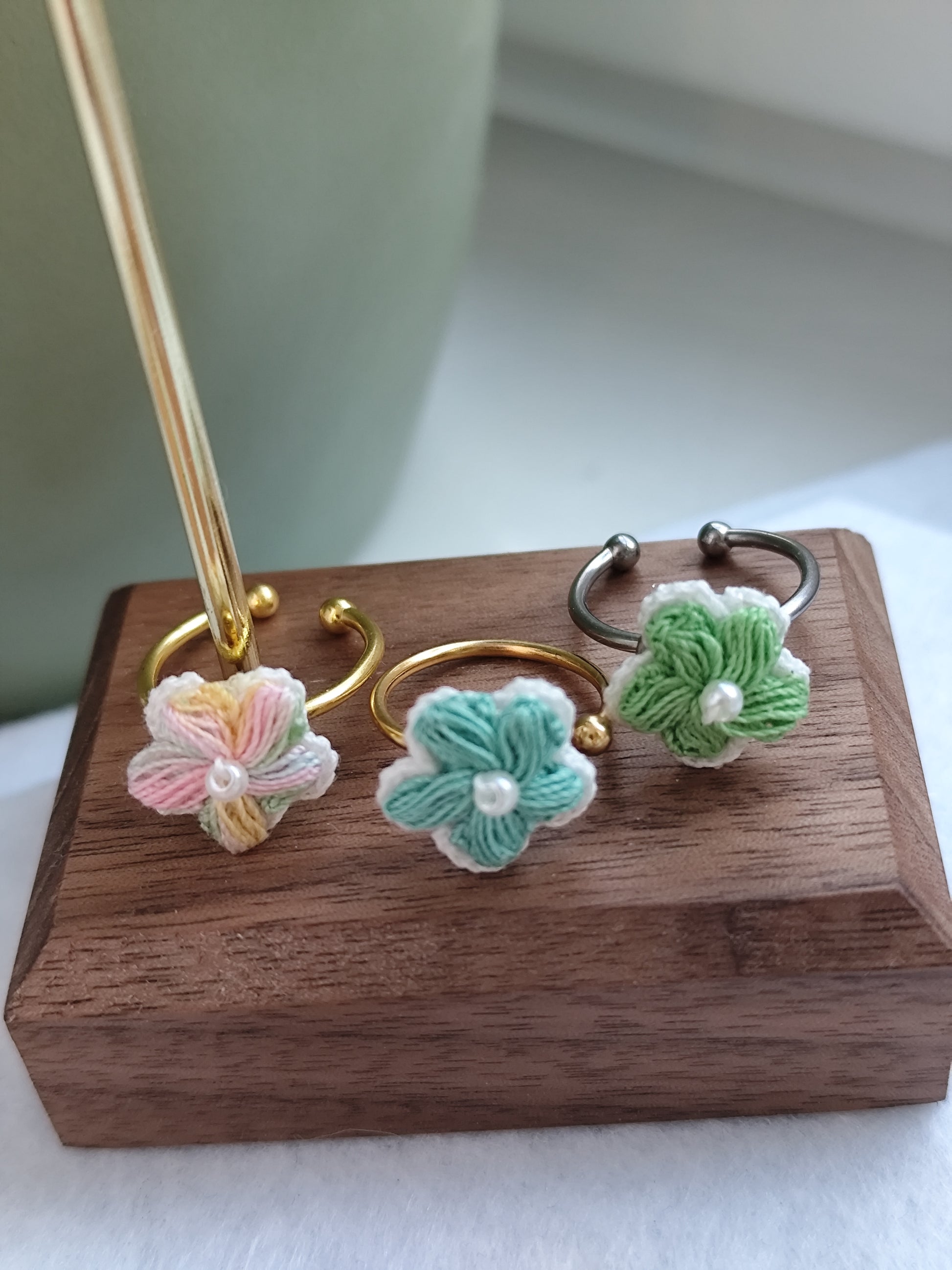Puff flower rings with faux pearl