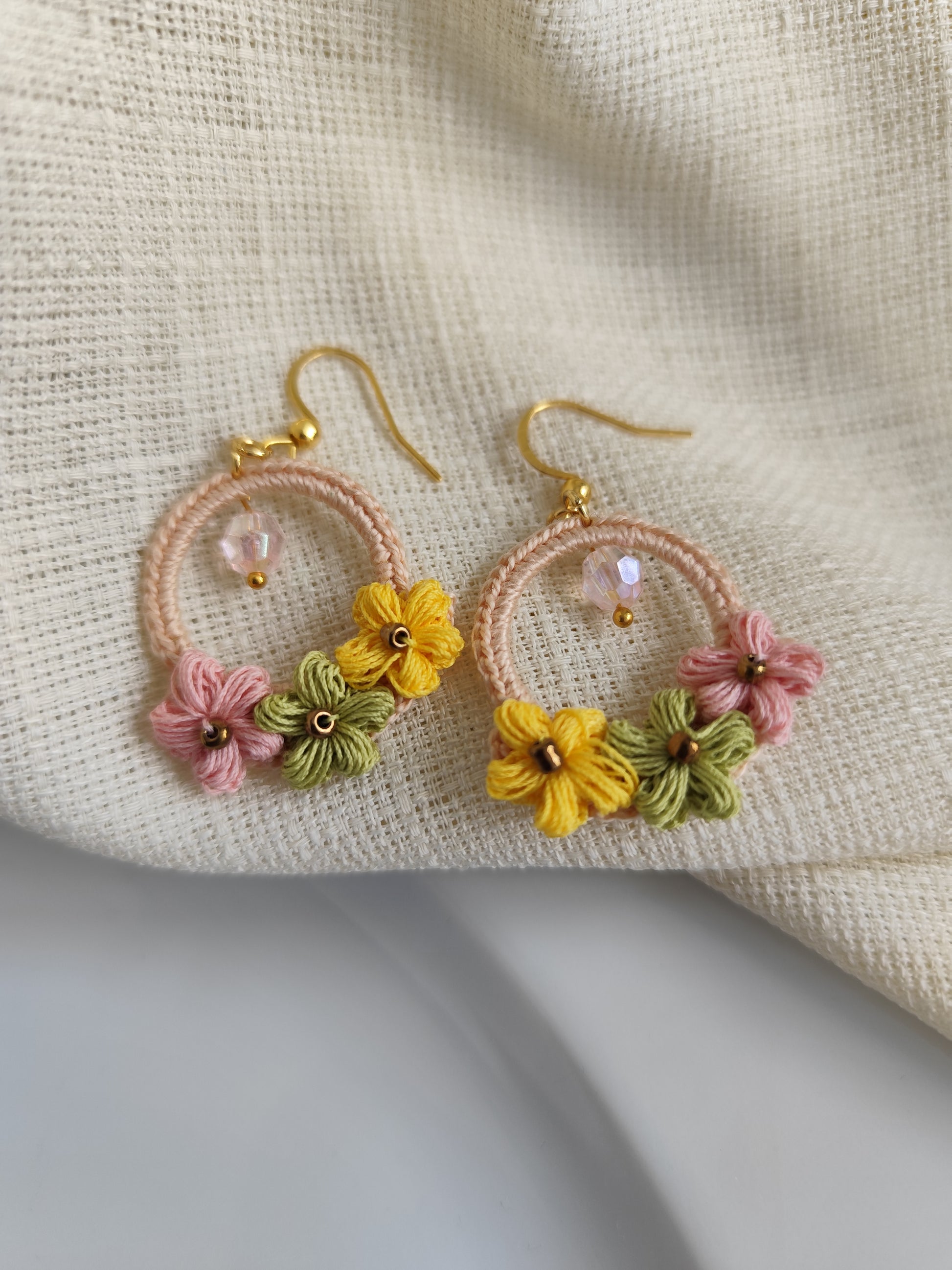Boho puff flowers earrings