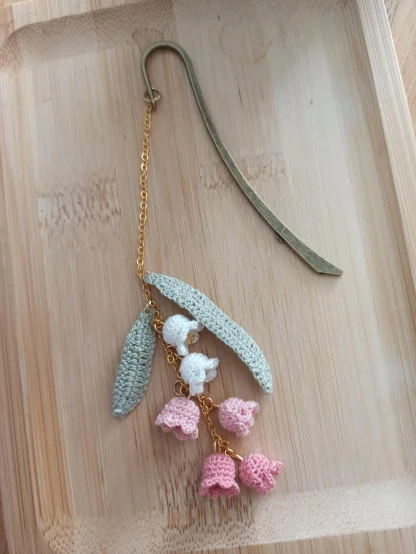 Handmade Crochet Lily of the Valley Bookmark | Delicate Floral Book Accessory | Thoughtful Gift for Readers