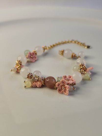 Elaria | Handmade Gemstone Flower Bracelets | Delicate Crochet Floral Jewelry | Elegant Gift for Her | Romantic Boho Accessories – Bild 5