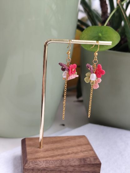 Soda in Spring earrings | Handmade Crochet Flower Dangle Earrings with Pearl and Gold Chain | Whimsical Floral Statement Jewelry - Image 3