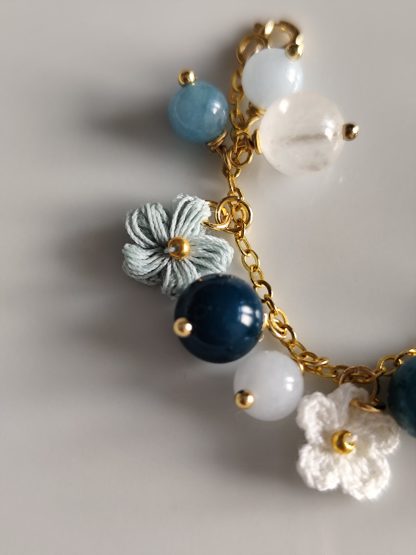 bubble gemstone bracelet | micro crochet flowers | natural stones - Image 2